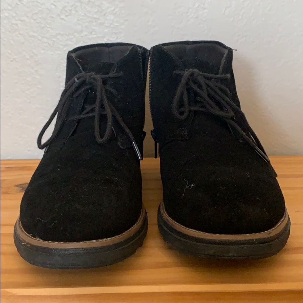 Black lace up shoes